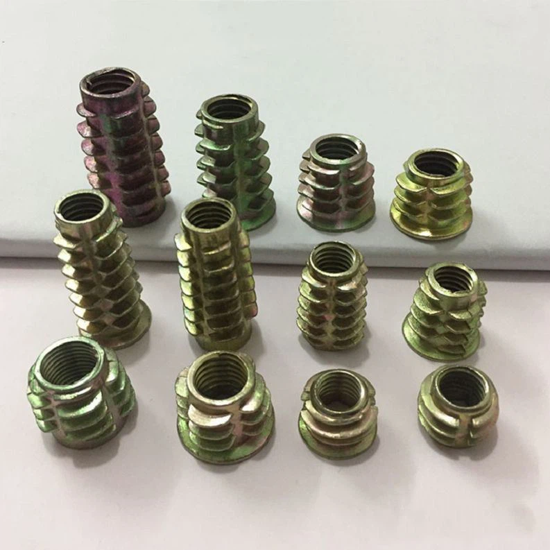Les 12 mm navojni vložek